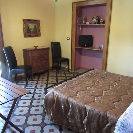 Bed and Breakfast Antico Palazzo à Giardini-Naxos Extérieur photo