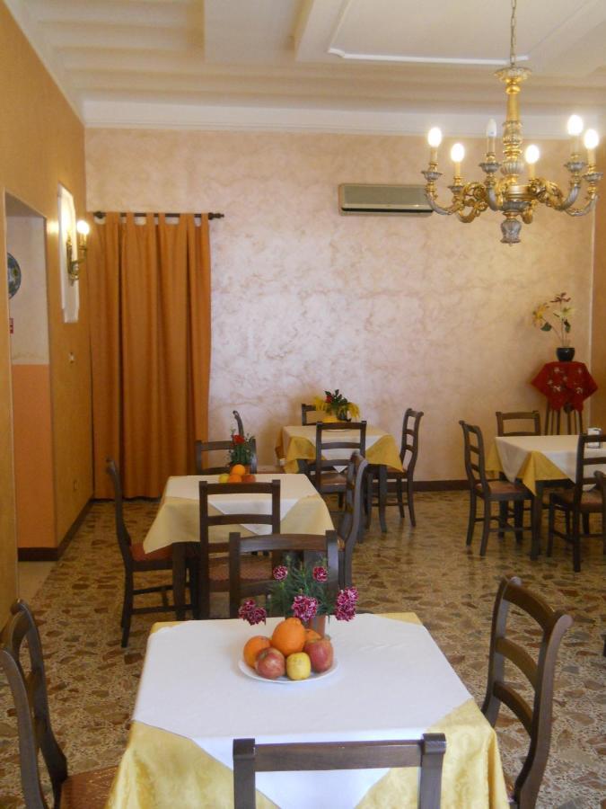 Bed and Breakfast Antico Palazzo à Giardini-Naxos Extérieur photo