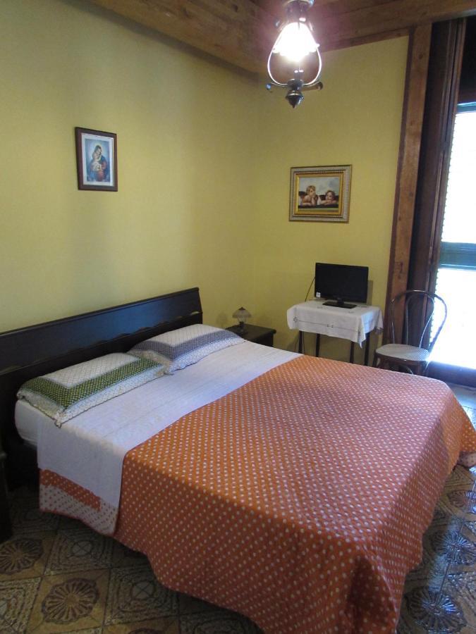Bed and Breakfast Antico Palazzo à Giardini-Naxos Extérieur photo