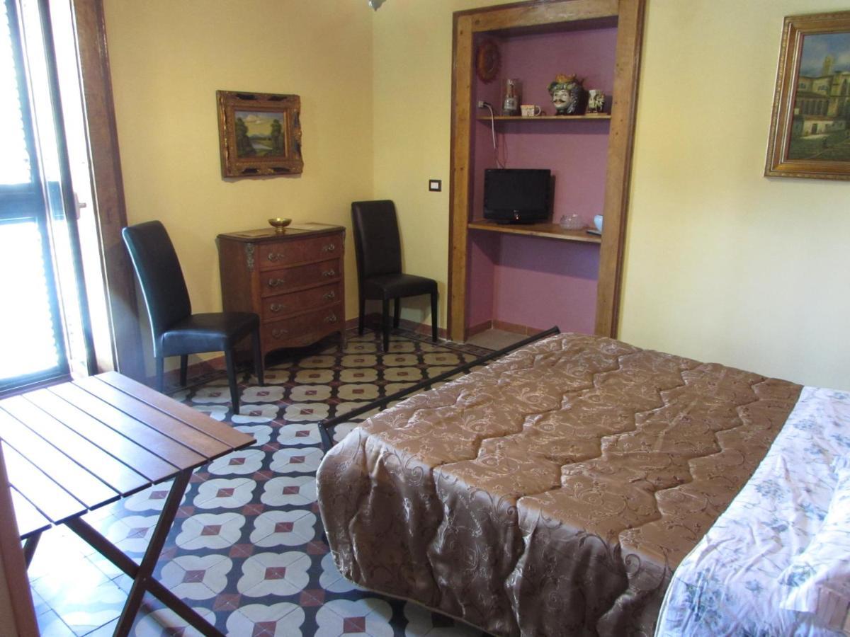 Bed and Breakfast Antico Palazzo à Giardini-Naxos Extérieur photo