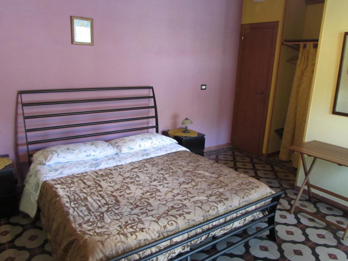 Bed and Breakfast Antico Palazzo à Giardini-Naxos Extérieur photo