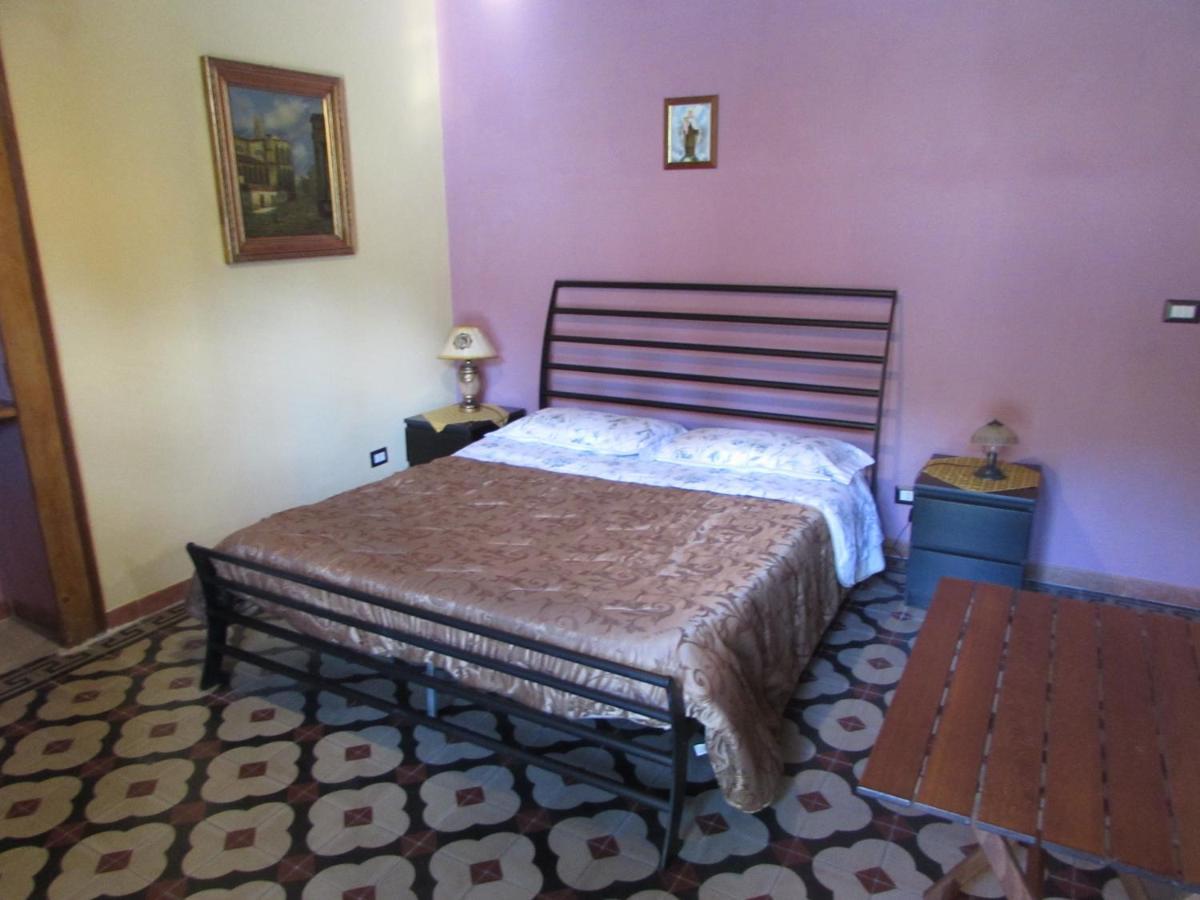 Bed and Breakfast Antico Palazzo à Giardini-Naxos Extérieur photo
